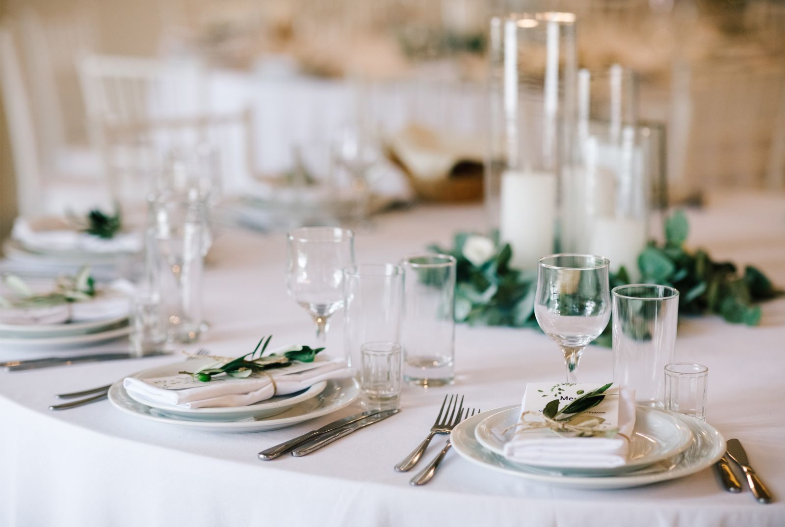 Detalles de un juego de mesa de boda